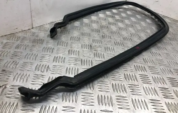 BMW 5 E60 E61 Engine compartment rubber 7034163