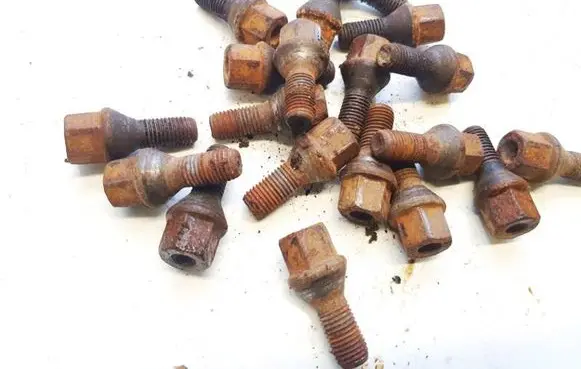 Opel Astra G Nuts/bolts 