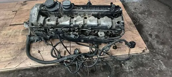 Mercedes-Benz S W220 Engine head R6130160401 R6130160204 0851A345