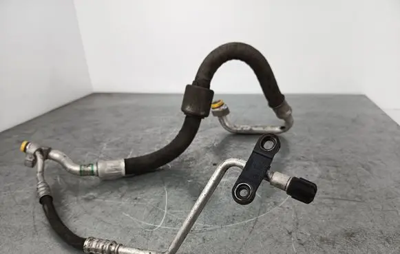 Air conditioning (A/C) pipe/hose