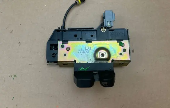 Volvo XC90 Tailgate/trunk/boot lock/catch/latch 30636909