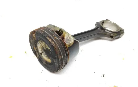 Mercedes-Benz CLA C117 X117 W117 Piston with connecting rod