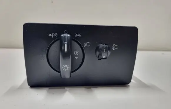 Ford Mondeo Mk III Light switch 1S7T13A024CB