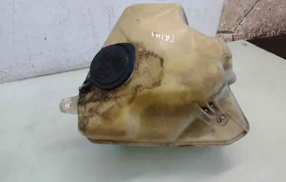 Toyota Prius (NHW20) Windshield washer fluid reservoir/tank 060851145
