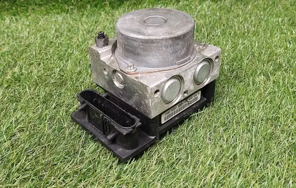 Renault Megane II ABS Pump 8200737985 0265800519