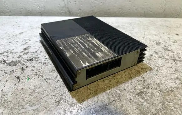 Dodge Challenger Sound amplifier 68425657AA E1AA2259E73