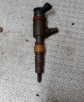 Peugeot Partner Fuel injector 0445110739