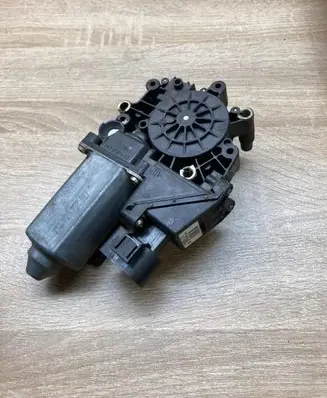 Audi A8 S8 D2 4D Rear door window regulator motor 4D0959801F 119023113