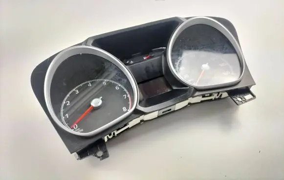 Speedometer (instrument cluster)