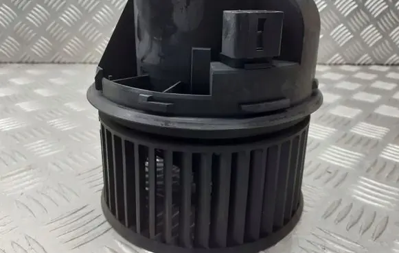Ford Focus Front door blower motor 3M5H-18456-EC