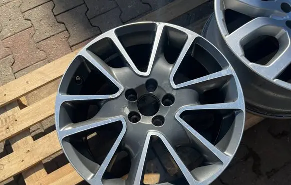 Volvo XC60 R18 alloy rim 31280100 31280102