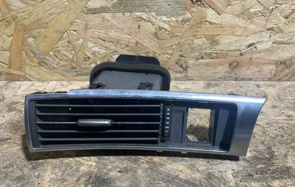 Audi A6 S6 C6 4F Dashboard side air vent grill/cover trim 4F1820901C