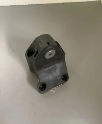 Mercedes-Benz E W213 Engine mounting bracket A6542232207