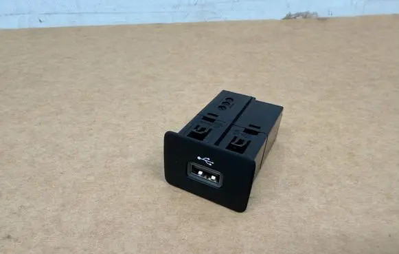 Dacia Sandero III USB socket connector SAN3PORTUSB1 280231618R