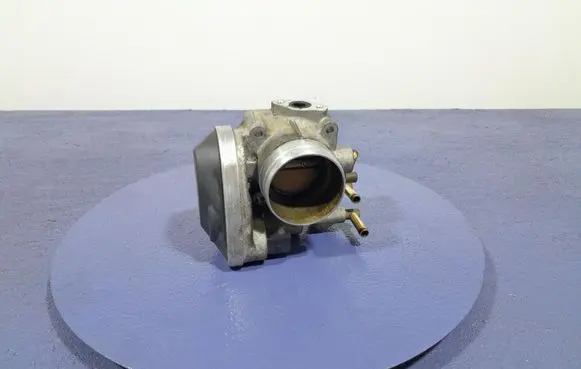 Volkswagen Golf IV Throttle body valve 06A133062AB