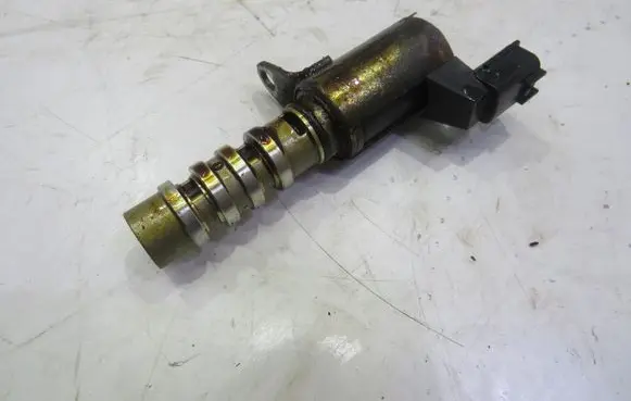Nissan Juke I F15 Camshaft vanos timing valve GMAUTO4574097
