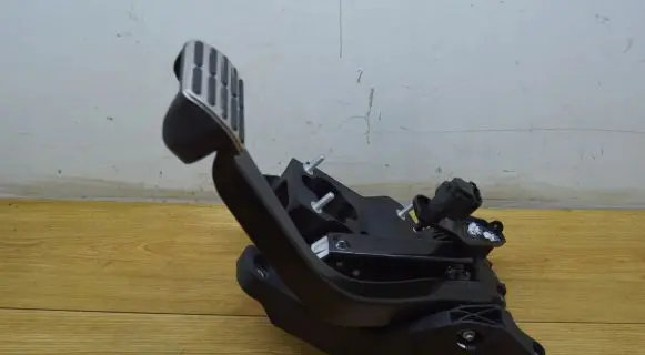 Audi R8 42 Brake pedal 424723021E