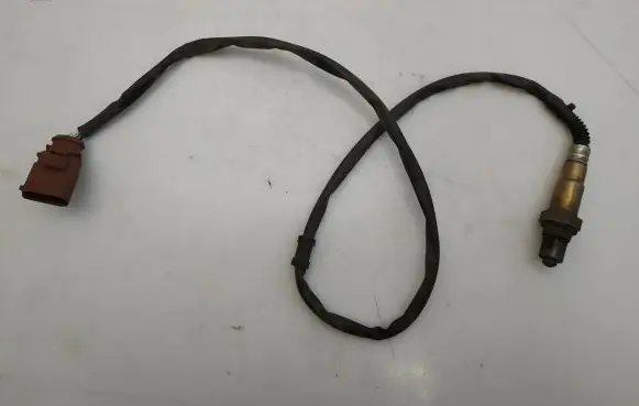 Volkswagen PASSAT CC Lambda probe sensor 06J906262C