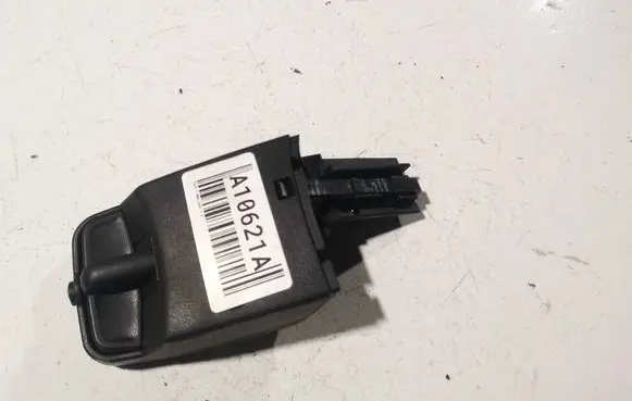 Steering wheel buttons/switches
