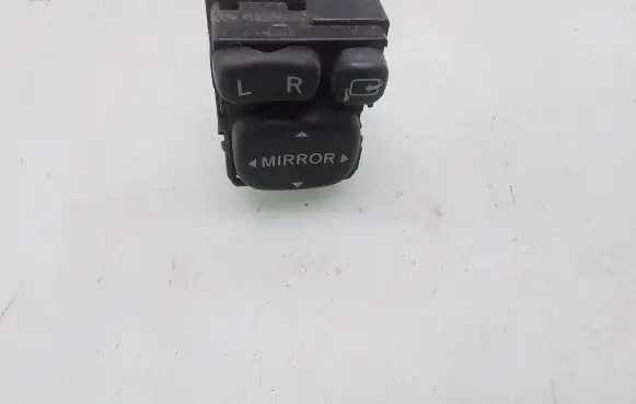 Toyota Avensis T250 Wing mirror switch 183575