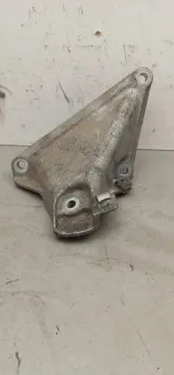 BMW 5 E60 E61 Engine mounting bracket 6769153