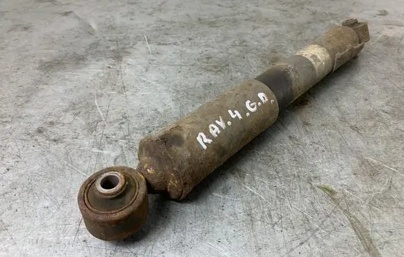 Toyota RAV 4 (XA30) Rear shock absorber/damper