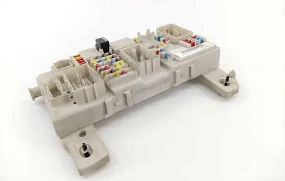 Ford Kuga I Fuse module 7M5T14A073JD