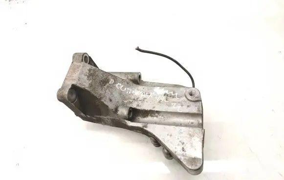 Mitsubishi Outlander Engine mounting bracket 906091