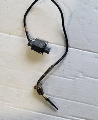 Volkswagen Tiguan Exhaust gas temperature sensor 05E919529E 241125004569