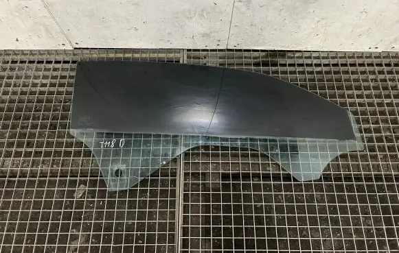 Chevrolet Camaro Front door window/glass (coupe) 43R001237 84053542