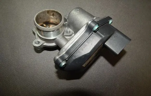 Skoda Superb B8 (3V) Throttle valve 04L131501M