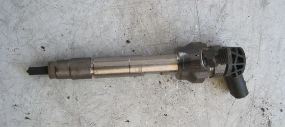 BMW 5 G30 G31 Fuel injector 8514148