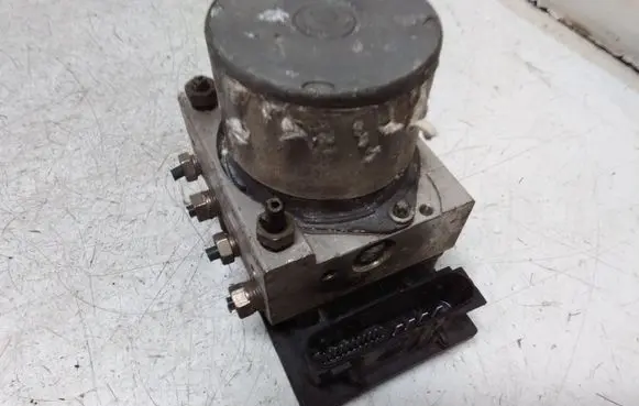 Renault Scenic II - Grand scenic II ABS Pump 0265231300 8200038695 0265800300