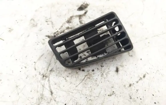 Volkswagen PASSAT B4 Dash center air vent grill 3A1819764