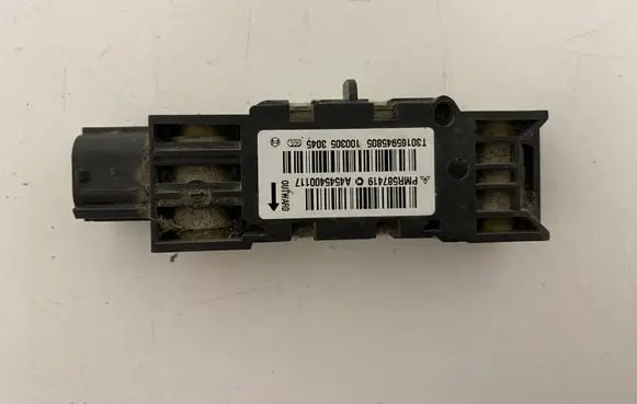 Mitsubishi Colt Airbag deployment crash/impact sensor PMR587419 A4545400117