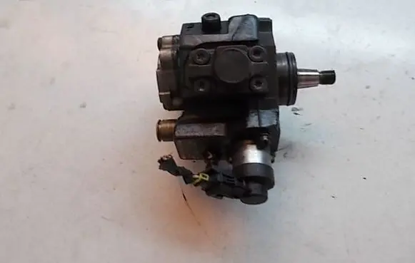 Hyundai i20 (PB PBT) Fuel injection high pressure pump 331002A420