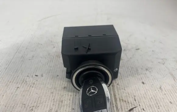 Mercedes-Benz CLS C219 Ignition lock A2115452308 33002213 5020395611606126