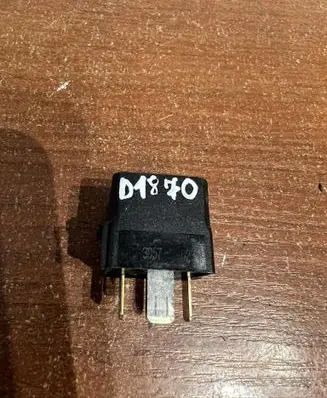 Mercedes-Benz A W168 Other relay A0025421319 D1870