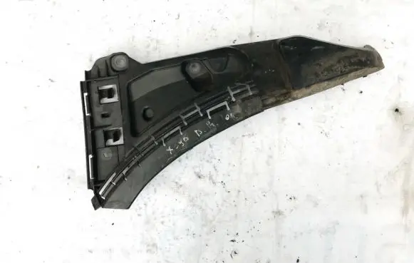 Volvo XC90 Front bumper mounting bracket 08620564