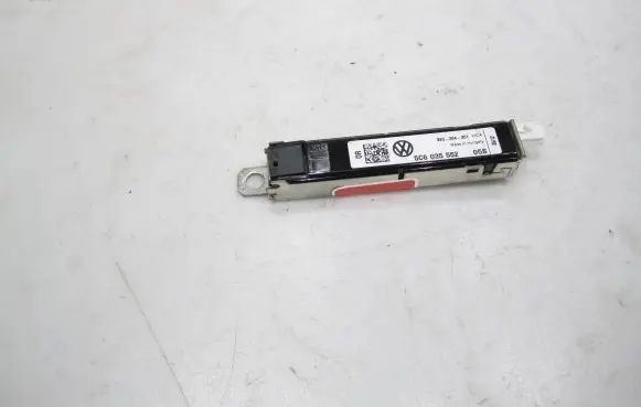 Volkswagen Jetta VI Antenna control unit 5C6035552 920264301
