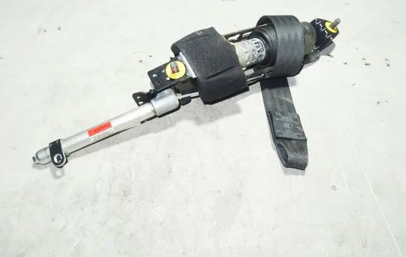 Volvo C30 Front seatbelt 1000069