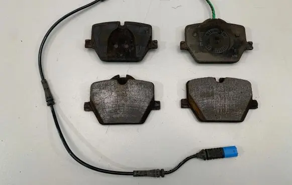 BMW 3 G20 G21 Brake pads (rear) 6888835