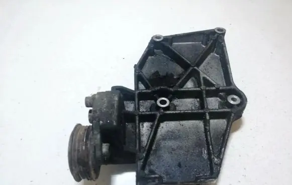 Volkswagen PASSAT B5 Engine mounting bracket 028260885a 523940