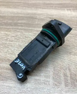 Chrysler Voyager Mass air flow meter F00C2G2051 190082