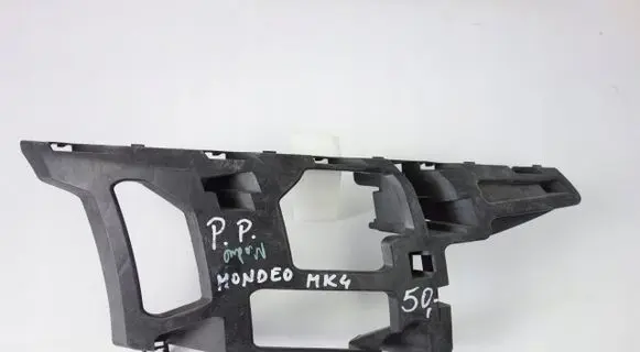 Ford Mondeo MK IV Front bumper mounting bracket