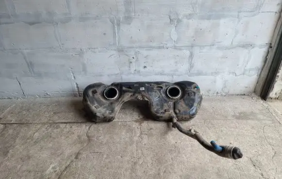 BMW 3 E92 E93 Fuel tank N4F0468752