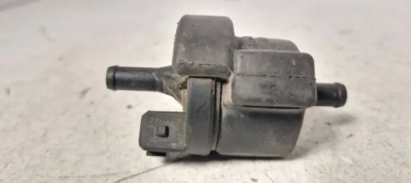 Volkswagen Touran I Valve vacuum 058133459
