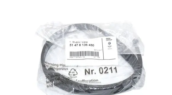 BMW 5 E39 Other trunk/boot trim element 51478136450 8136450