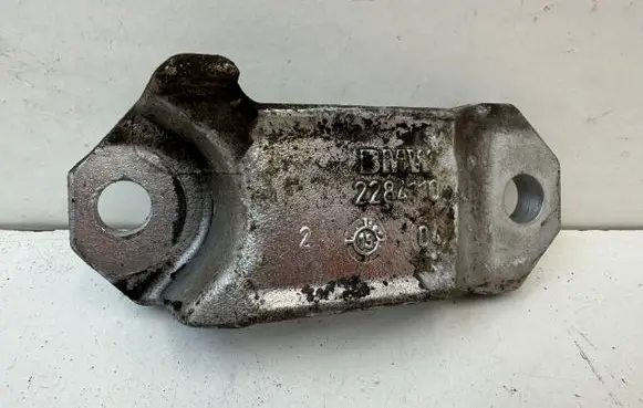 BMW M6 Sway bar bush bracket, front 2284110