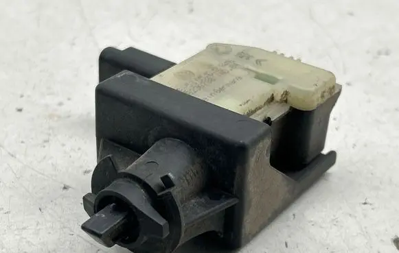 Citroen DS5 Fuel tank cap lock motor 9658236780